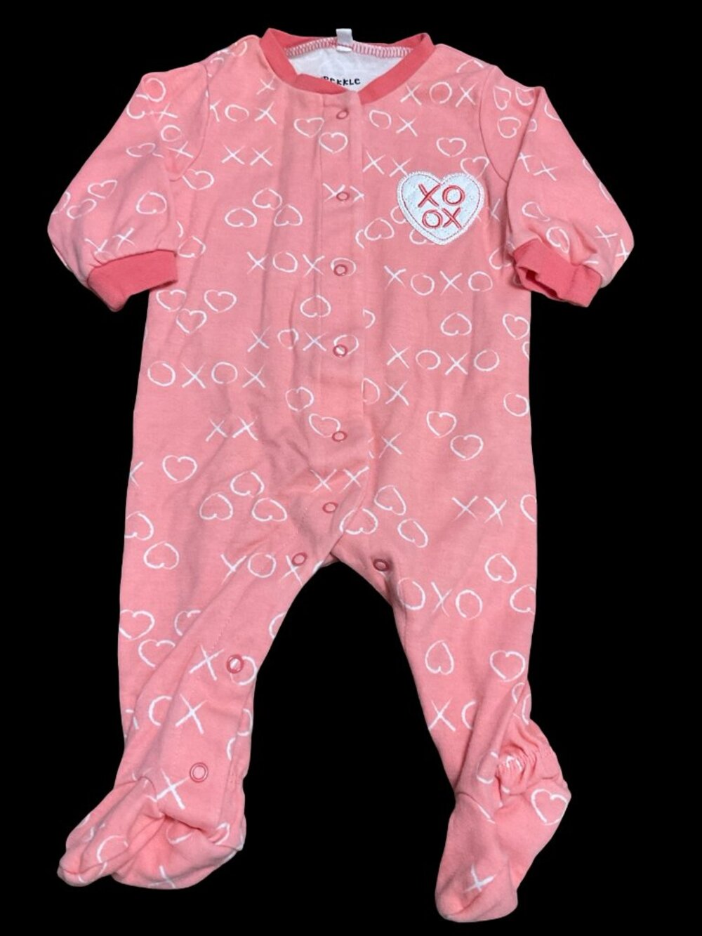 👣 5/$25 - Pink/White "XOXO" Print Sleeper w/ Applique